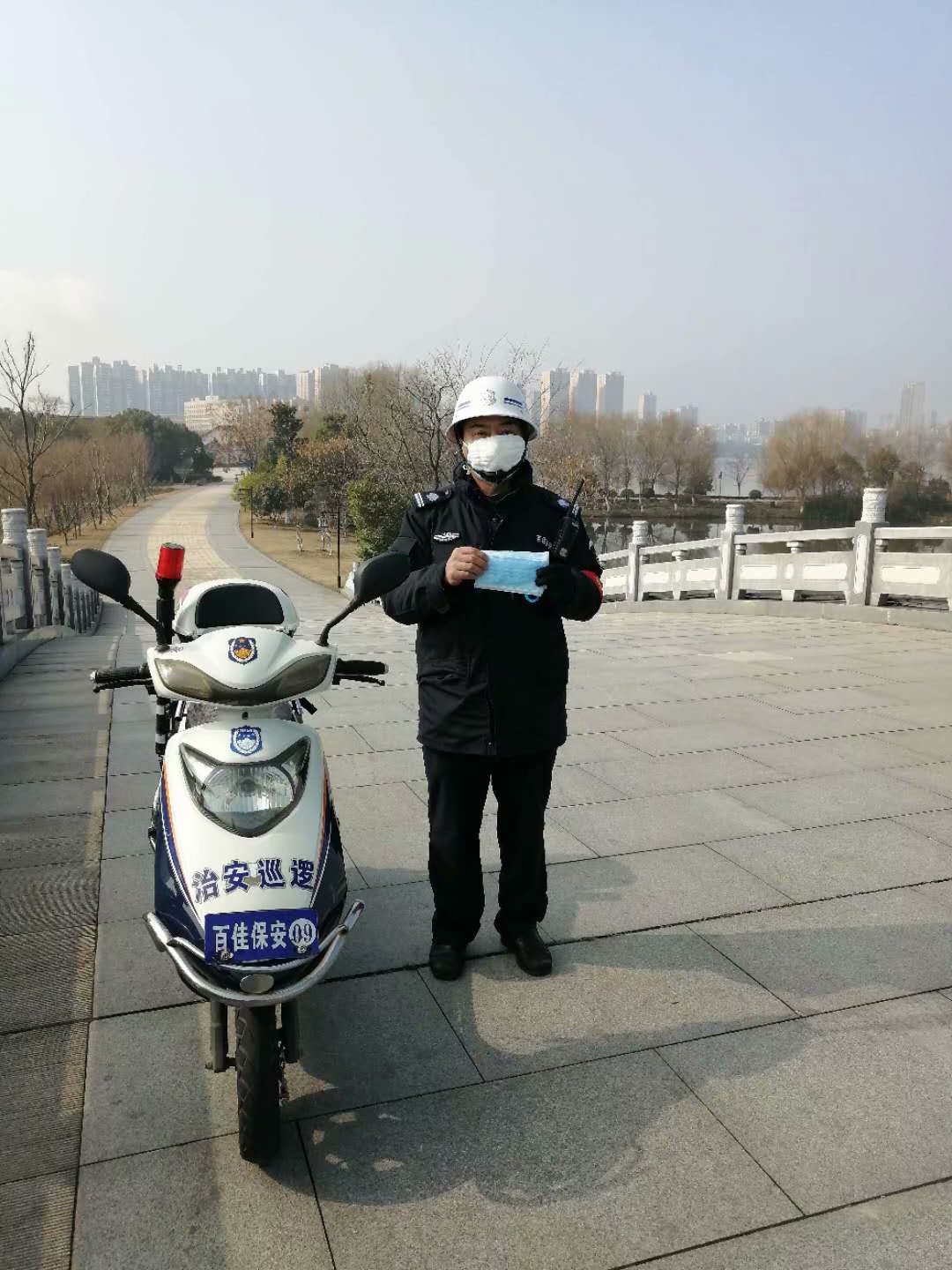 遺愛湖風景區(qū)項目部保安人員在疫情期間，堅守在各自崗位，保障景區(qū)秩序